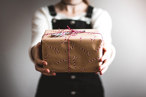 ¿Puede una empresa dejar de entregar la cesta de navidad a sus empleados?