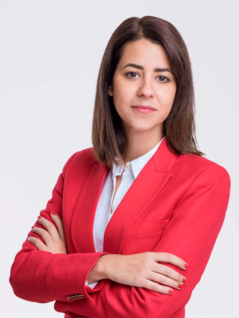 Esther Pérez, abogada mercantilista de CECA MAGÁN Abogados
