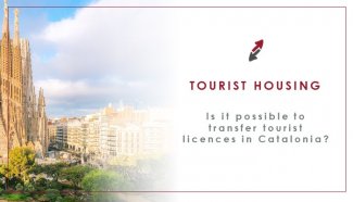 Is it possible to transfer tourist licences linked to tourist housing in Catalonia?